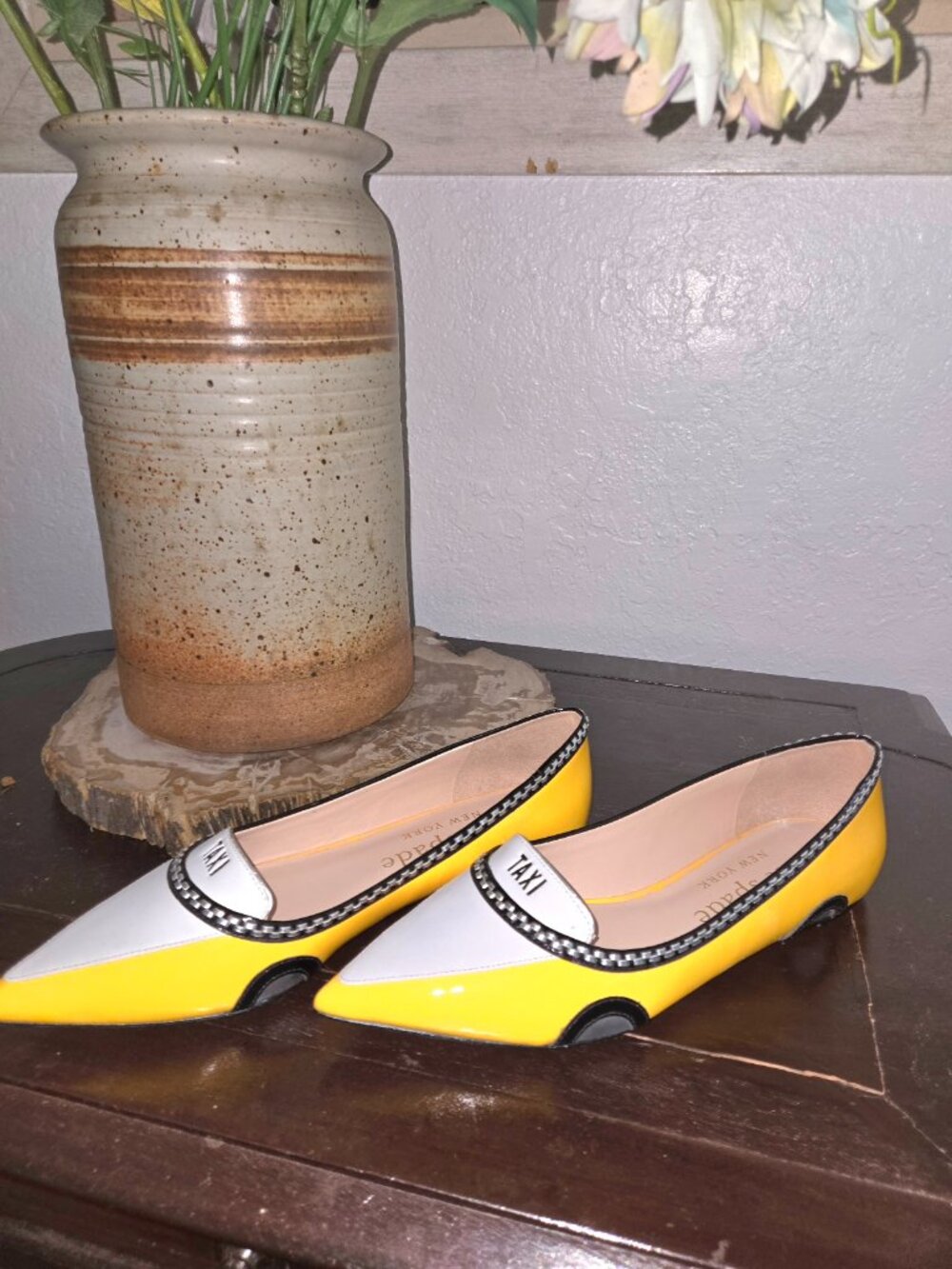 Kate Spade New York Taxi Pointed Toe Flats Yellow White Novelty Shoes 10B EUC - Picture 2 of 9